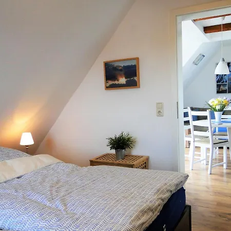 Ruhige Maisonette-Wohnung Mit Blick Ueber Roebel